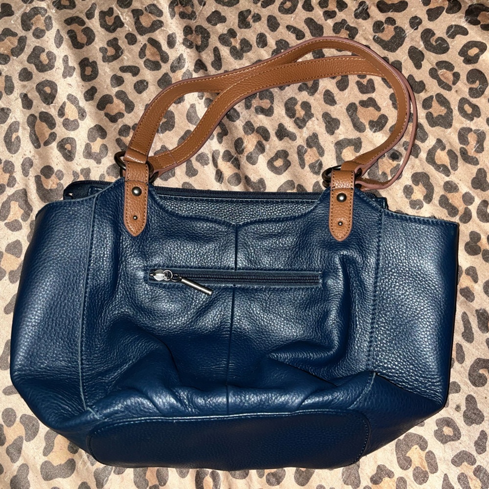 Elegant Navy Leather Shoulder Bag with Tan Straps